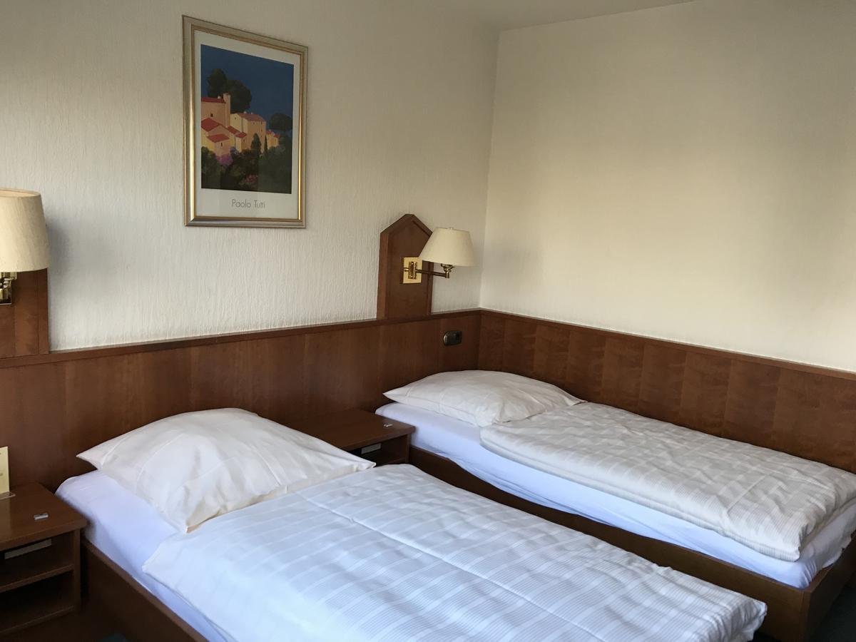 Hotel Marienhof Duesseldorf Нойс Екстер'єр фото